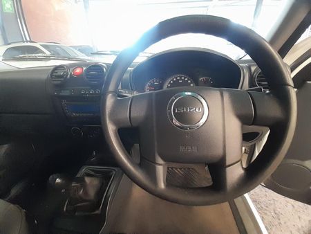2010-Isuzu-KB-250D-Teq-Double-Cab-LE_10