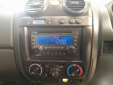 2010-Isuzu-KB-250D-Teq-Double-Cab-LE_12