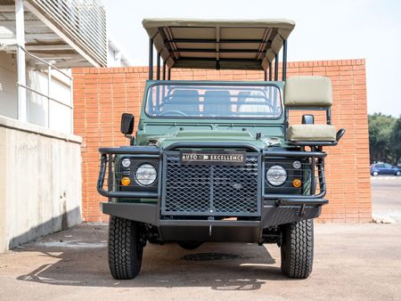 2015-Land-Rover-Defender-110-22D-Station-Wagon_1
