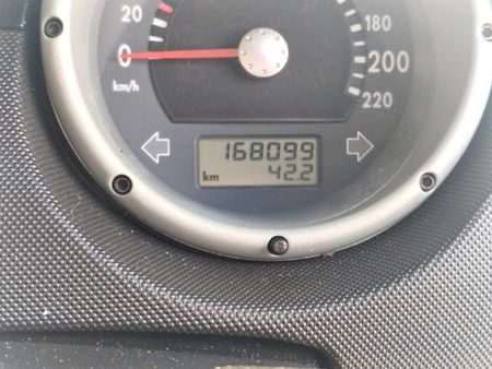 2002-Volkswagen-Polo-Playa-14-S_12