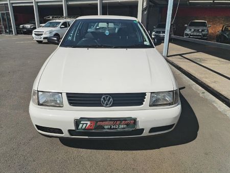 2002-Volkswagen-Polo-Playa-14-S_1