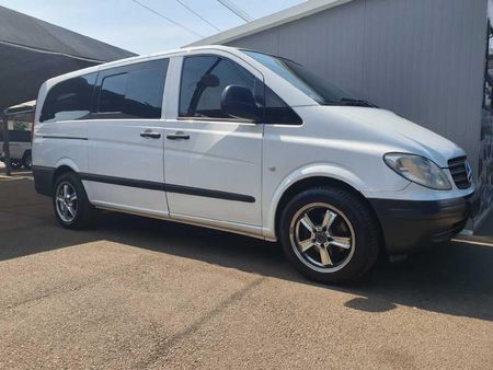 2005-Mercedes-Benz-Vito-115-CDI-CrewBus_0
