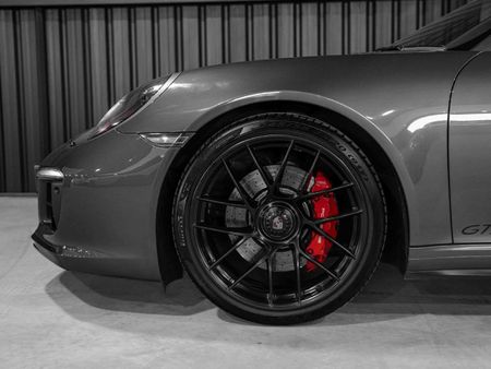 2017-Porsche-911-Carrera-GTS-Cabriolet-Auto_16