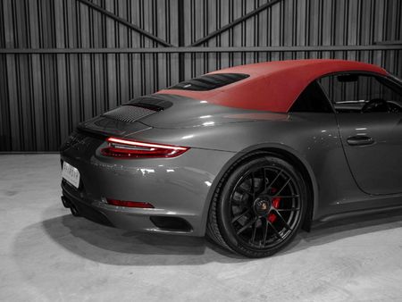 2017-Porsche-911-Carrera-GTS-Cabriolet-Auto_17