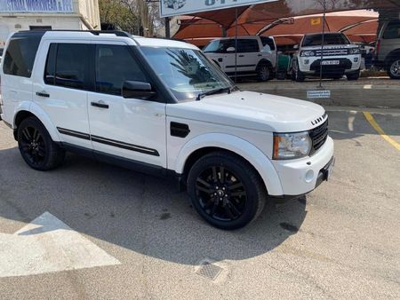 2014-Land-Rover-Discovery-4-30-TD-SD-V6-SE_0