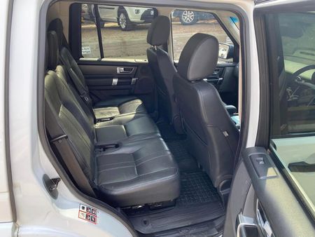2014-Land-Rover-Discovery-4-30-TD-SD-V6-SE_9
