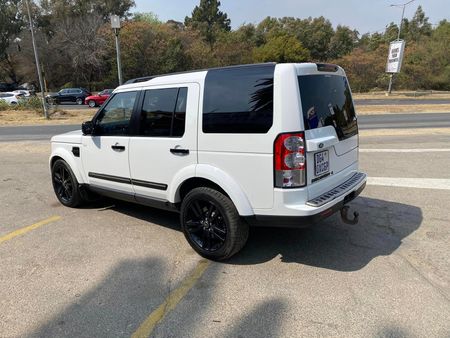 2014-Land-Rover-Discovery-4-30-TD-SD-V6-SE_4