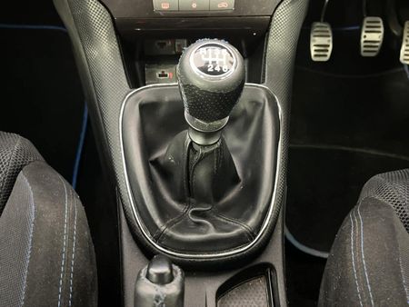 2012-Fiat-Bravo-14-T-Jet-Sport_10