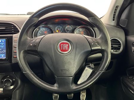 2012-Fiat-Bravo-14-T-Jet-Sport_12