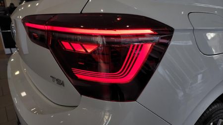 2023-Volkswagen-Polo-10-TSI-R-Line-Auto_5