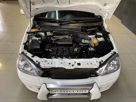 2010-Opel-Corsa-Utility-18-Sport_16
