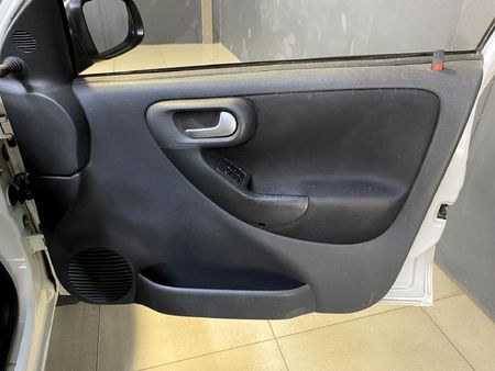 2010-Opel-Corsa-Utility-18-Sport_6