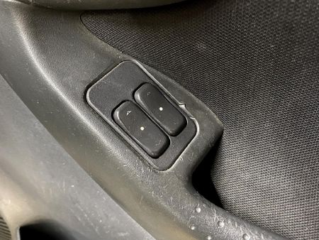 2010-Opel-Corsa-Utility-18-Sport_7