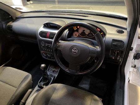 2010-Opel-Corsa-Utility-18-Sport_8