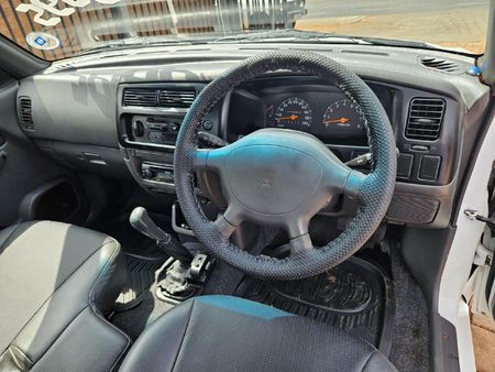 2006-Mitsubishi-Colt-2000-LWB-Single-Cab_10