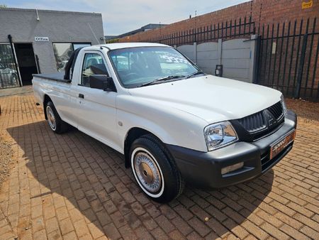 2006-Mitsubishi-Colt-2000-LWB-Single-Cab_3