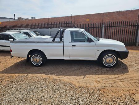 2006-Mitsubishi-Colt-2000-LWB-Single-Cab_4