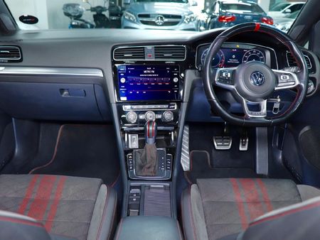 2020-Volkswagen-Golf-VII-GTI-20-TSI-Auto-TCR_13