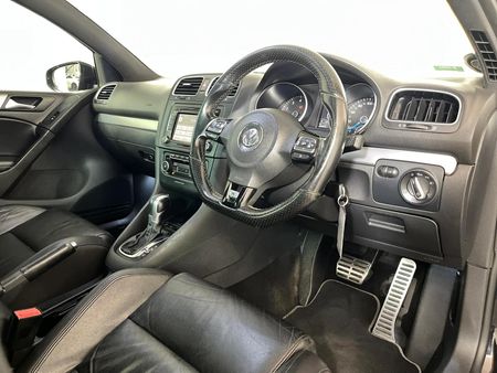 2012-Volkswagen-Golf-VI-20-TSI-R-Auto_9