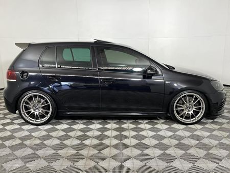 2012-Volkswagen-Golf-VI-20-TSI-R-Auto_15