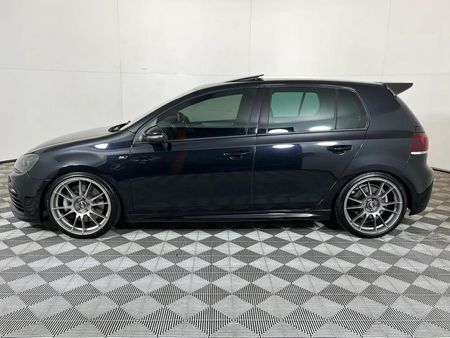 2012-Volkswagen-Golf-VI-20-TSI-R-Auto_17