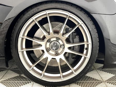 2012-Volkswagen-Golf-VI-20-TSI-R-Auto_5