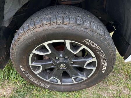 2020-Toyota-Hilux-28GD-6-Double-Cab-4x4-Legend-50_15