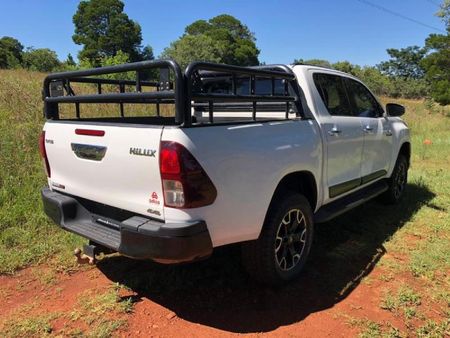 2020-Toyota-Hilux-28GD-6-Double-Cab-4x4-Legend-50_3