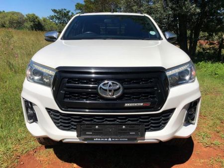 2020-Toyota-Hilux-28GD-6-Double-Cab-4x4-Legend-50_4