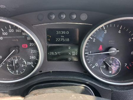 2008-Mercedes-Benz-ML-500-Auto_9