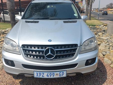 2008-Mercedes-Benz-ML-500-Auto_2