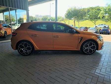 2023-Renault-Megane-RS-300-Trophy-EDC_12