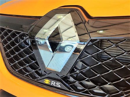 2023-Renault-Megane-RS-300-Trophy-EDC_2