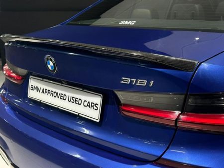 2022-BMW-3-Series-318i-M-Sport_14