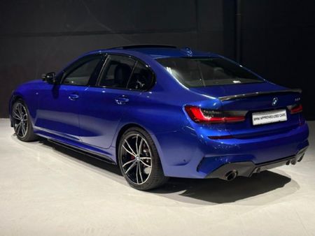 2022-BMW-3-Series-318i-M-Sport_3