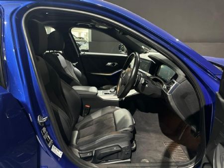 2022-BMW-3-Series-318i-M-Sport_7