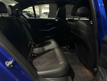 2022-BMW-3-Series-318i-M-Sport_8