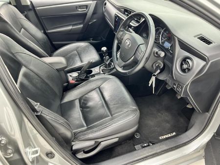 2018-Toyota-Corolla-16-Prestige_14