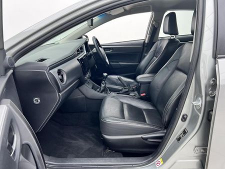 2018-Toyota-Corolla-16-Prestige_6