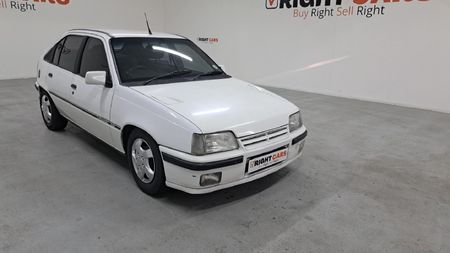 1989-Opel-Kadett-16-GSE_0
