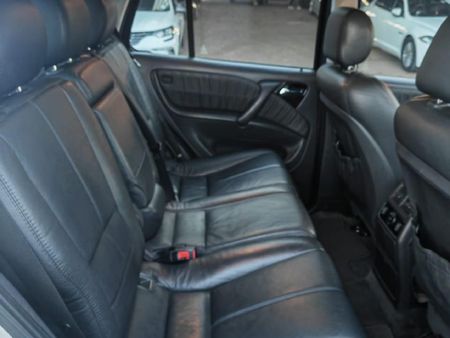 2002-Mercedes-Benz-ML-55-AMG_9
