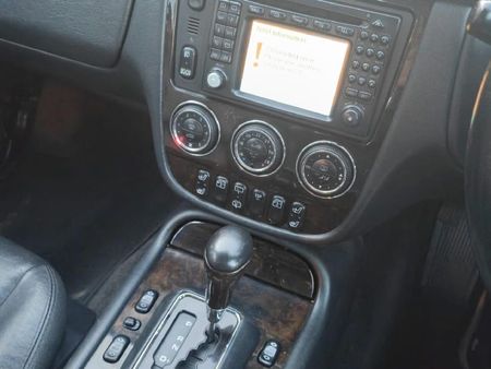 2002-Mercedes-Benz-ML-55-AMG_11