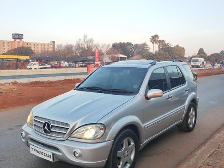 2002-Mercedes-Benz-ML-55-AMG_2