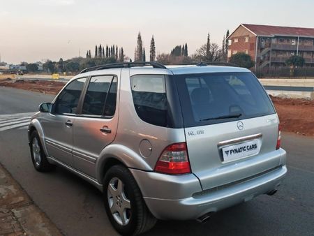 2002-Mercedes-Benz-ML-55-AMG_4