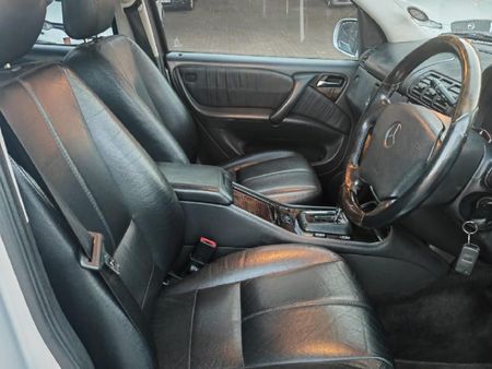 2002-Mercedes-Benz-ML-55-AMG_8