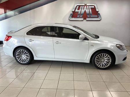 2011-Suzuki-Kizashi-24-SDLX-Auto_5