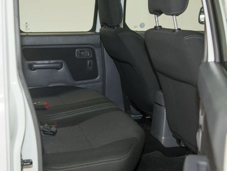2018-Nissan-NP300-25-TDi-4x4-Double-Cab_7