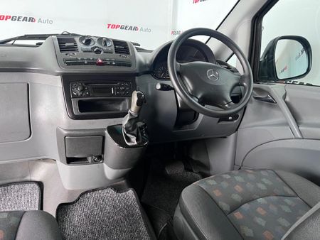 2005-Mercedes-Benz-Vito-115-CDI-CrewBus_9
