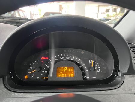 2005-Mercedes-Benz-Vito-115-CDI-CrewBus_11