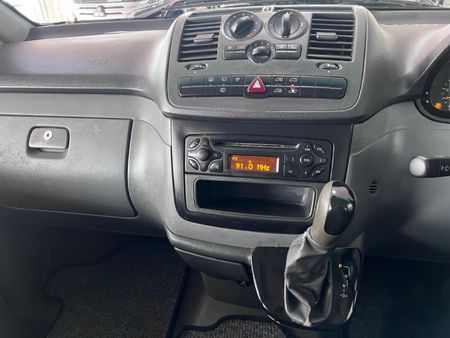 2005-Mercedes-Benz-Vito-115-CDI-CrewBus_12